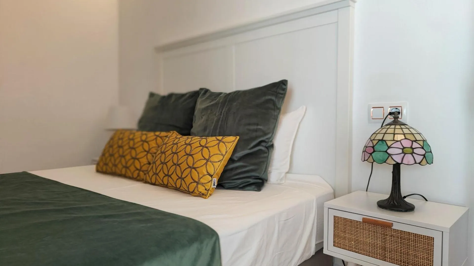 Hostly Sierpes 3 Renewed Families-Fibre-Parking Optional Apartment Seville