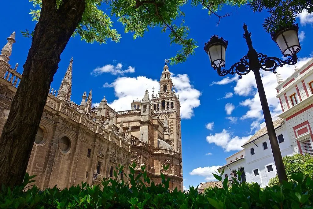 Hostly Sierpes 3 Renewed Families-Fibre-Parking Optional Apartment Seville